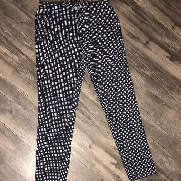 Crosby Size 4 Crop Polka Dot Capris 